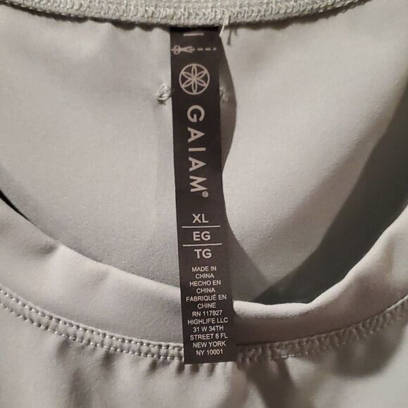 Women's Gaiam Journey Featherlight Tank- Sage Green- NWT - Picture 6 of 7